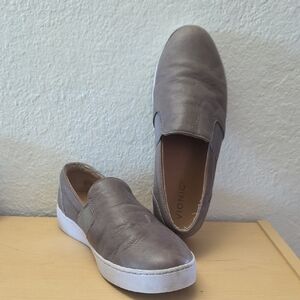 Vionic Demetra Slip-On Shoes Sz 9